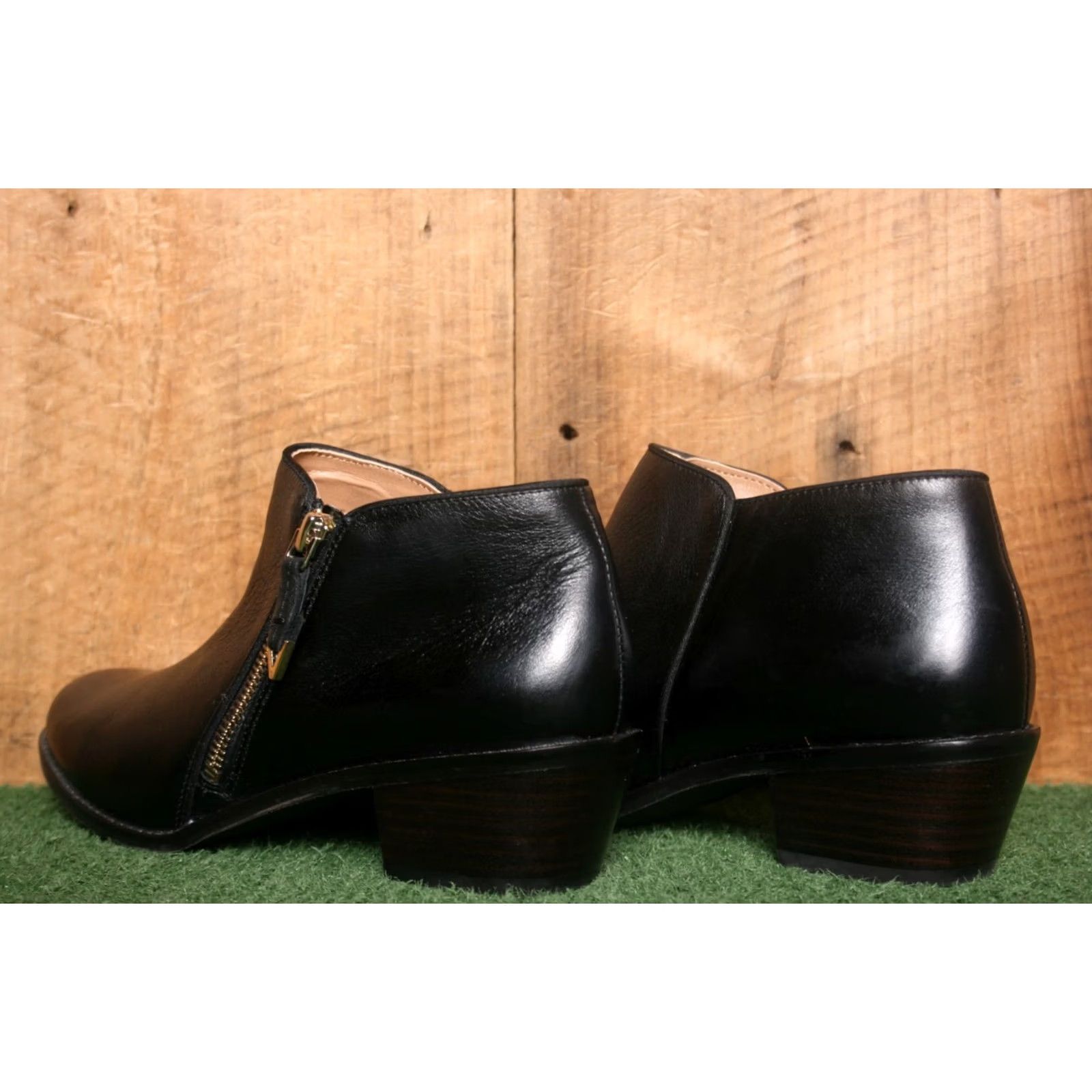 Vionic VIONIC Jolene Black Leather Low Ankle Booties Sz. 8 Boots Womens Bootie 8 Black Jolene Vintage? Size US 6 / IT 36 - 3 Thumbnail