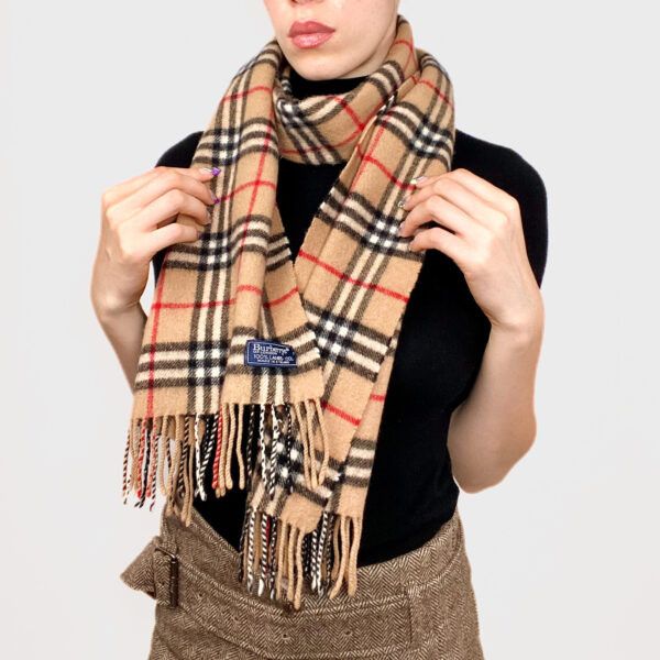 Burberry Scarf Burberry classic 100% wool Size ONE SIZE - 2 Thumbnail