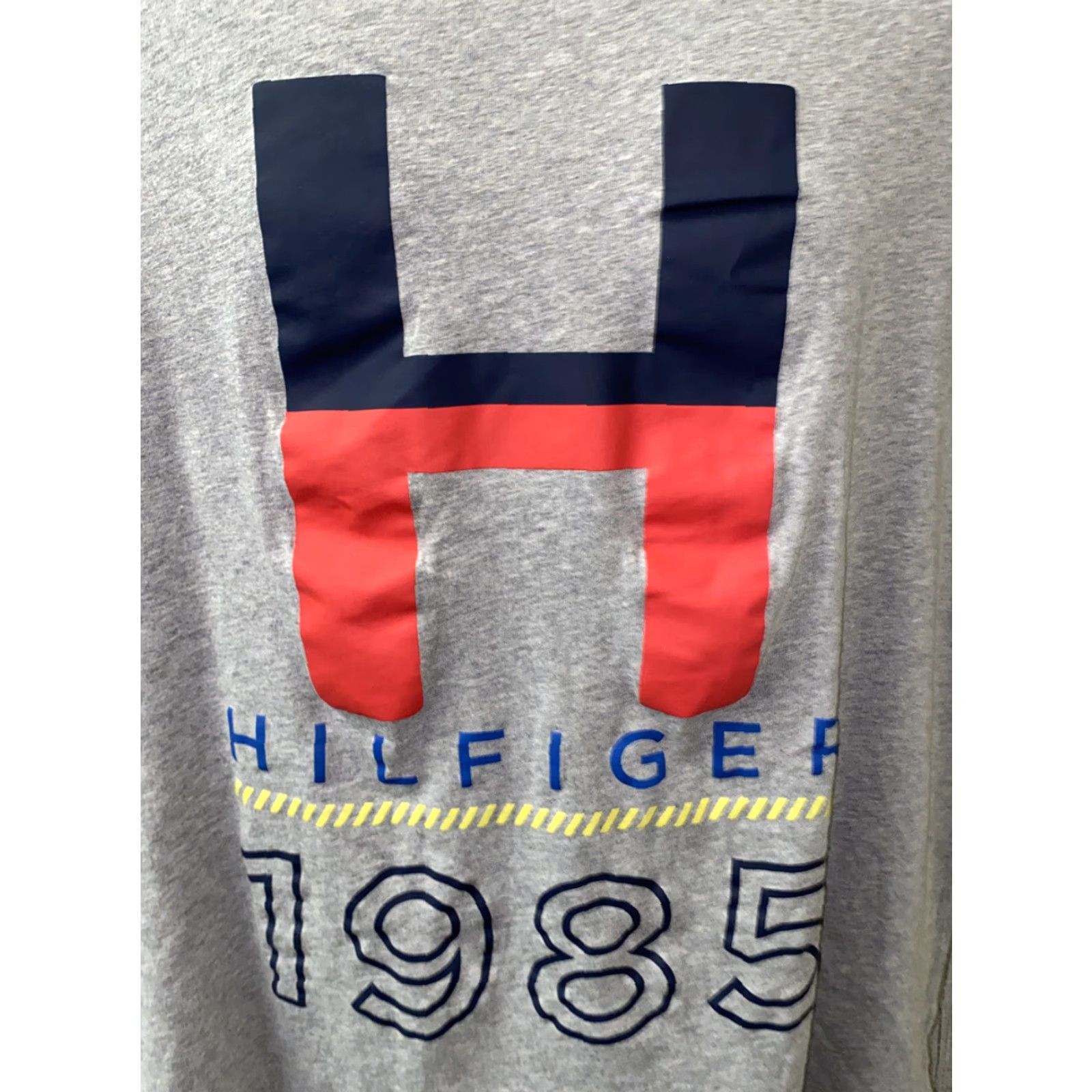 Tommy Hilfiger Tommy Hilfiger 1985 Gray Short Sleeve T-Shirt L Mens Regular Size Type T-Shirt Shirt, Cotton, Solid Size US L / EU 52-54 / 3 - 2 Thumbnail