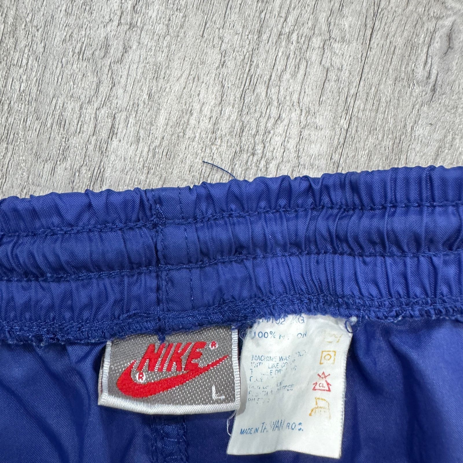 Nike Vintage Nike Windbreaker Track Pants Men's Large Blue 90s Size US 32 / EU 48 - 4 Thumbnail