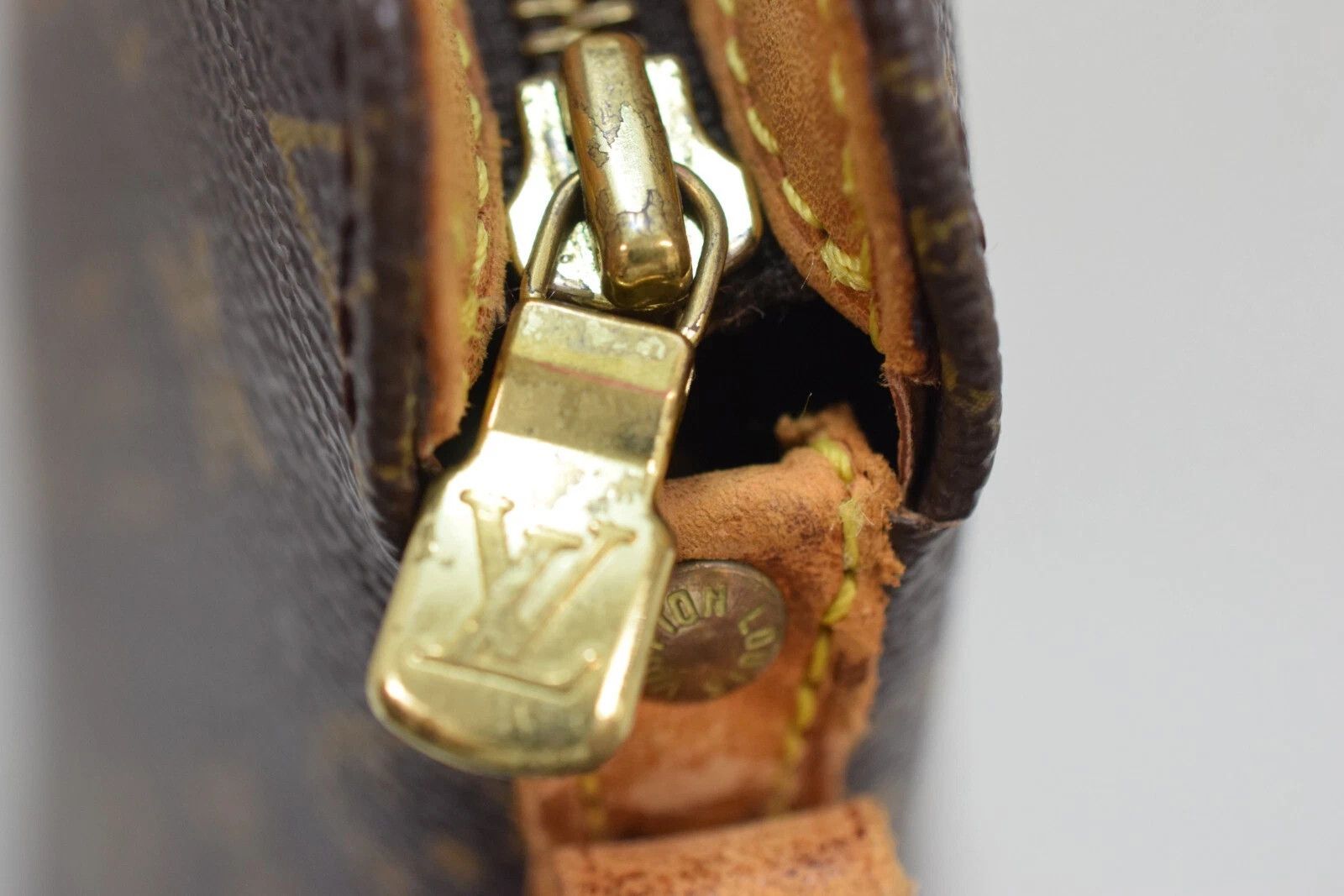Louis Vuitton Louis Vuitton Drouot Crossbody Bag Monogram Canvas M51290 Size ONE SIZE - 14 Thumbnail