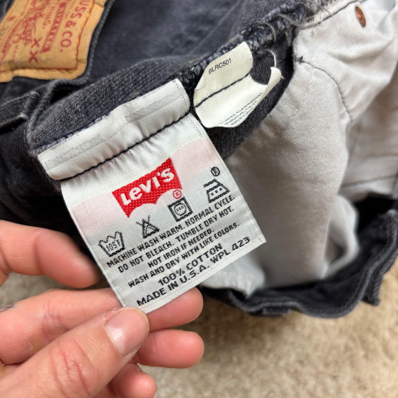 Levi's × Vintage Vintage 90s Levi's 501 Straight Leg Black Denim Jeans 33x36 Size US 33 - 10 Thumbnail
