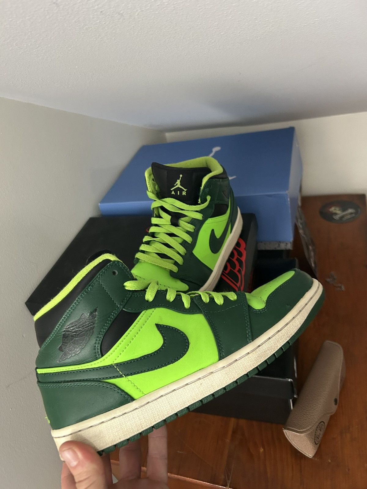 Jordan Brand Air Jordan Retro 1s Size US 9 / EU 42 - 6 Thumbnail