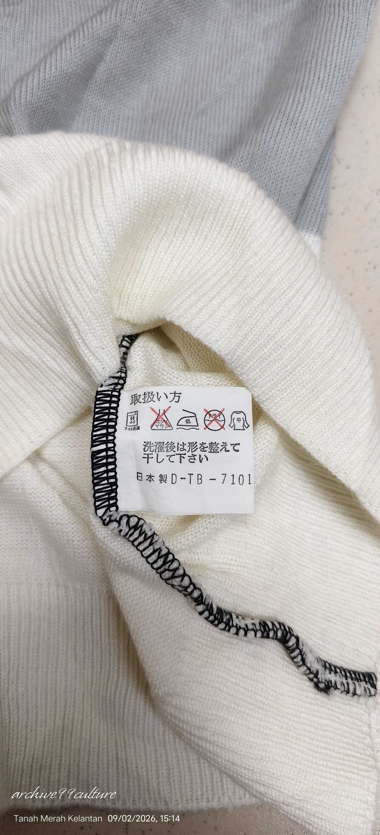 Japanese Brand Vintage Alexis Japan Abstract Graphic Knit Polo Shirt Size US M / EU 48-50 / 2 - 5 Thumbnail