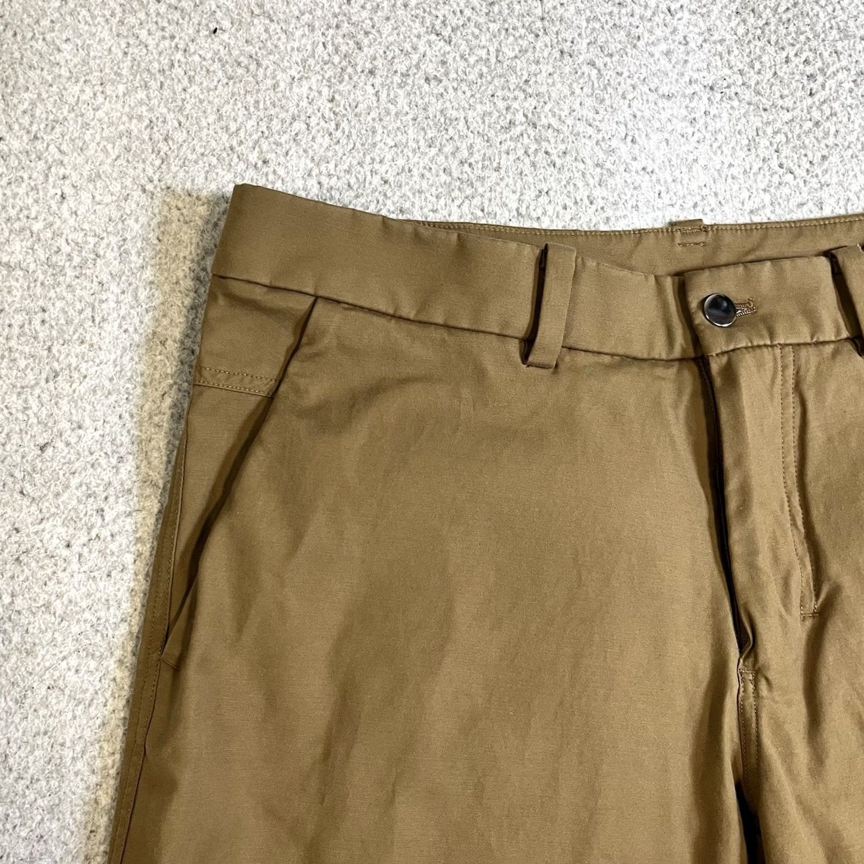 Lululemon Lululemon Commission Shorts Mens 34 Chino Khaki Stretch Golf Preppy Athletic Size US 34 / EU 50 - 5 Thumbnail