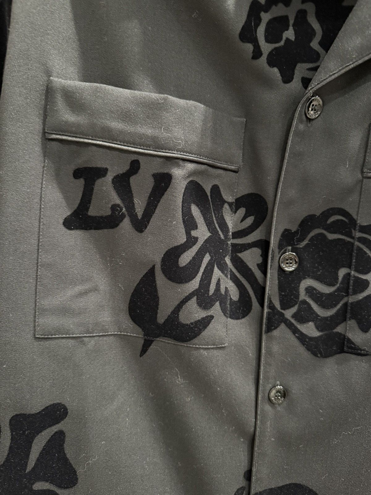 Louis Vuitton Louis Vuitton Black Flower Flocked Pyjama Shirt Size US XL / EU 56 / 4 - 3 Thumbnail
