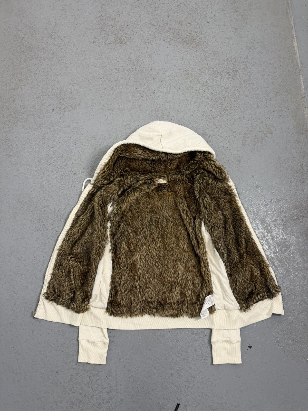 Hollister Streetwear Hollister Fur Zip Y2K Hoodie Size L / US 10 / IT 46 - 2 Thumbnail