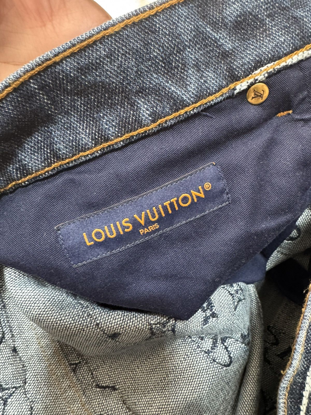 Louis Vuitton Louis Vuitton Monogram Cloud Denim Jeans Size 34 Size US 34 / EU 50 - 13 Thumbnail