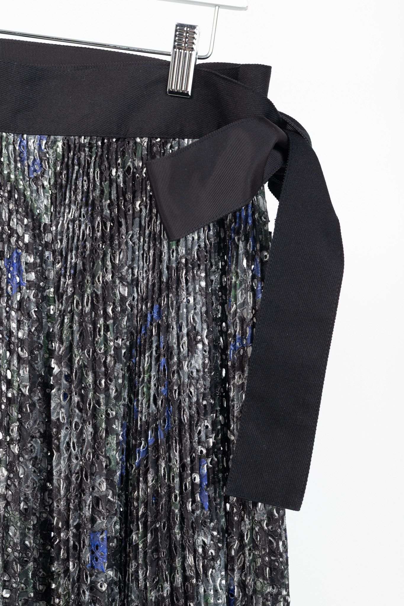 Sacai Sacai SS/17 Cotton Perforated Eyelet Pleated Wrap Skirt Size 32" / US 10 / IT 46 - 4 Thumbnail