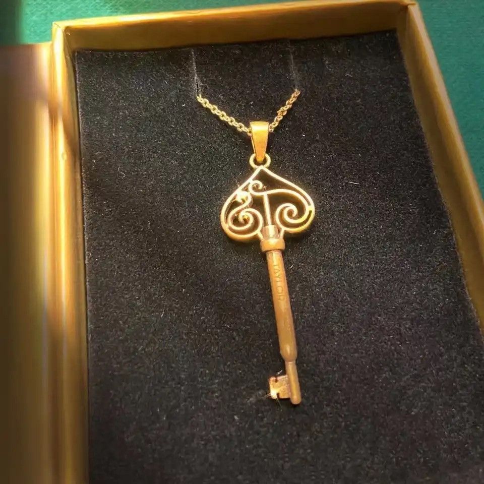 Official peripheral same love fearless key Vintage Necklace