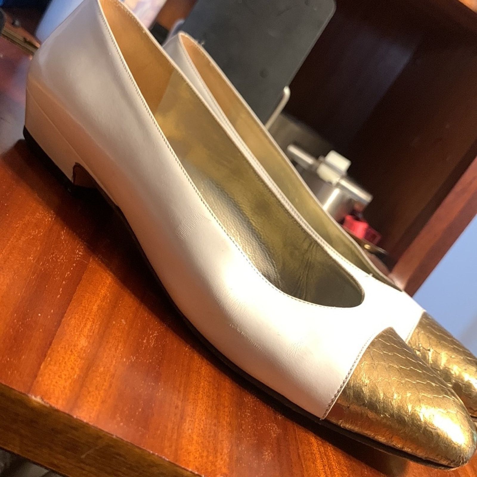 Salvatore Ferragamo 80’s Ferragamo Italy ballet flats white gold snakeskin cap Size US 8 / IT 38 - 4 Thumbnail