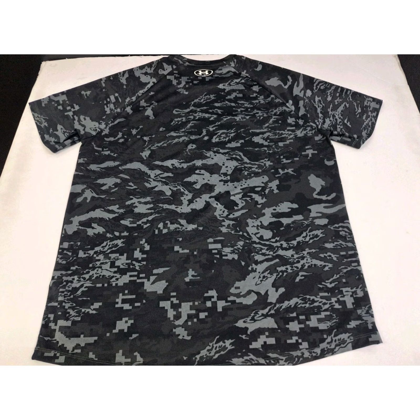 Under Armour Under Armour Mens Short Sleeve Tee Loose Heat Gear Black Camouflage XL T Shirt Logo Size US XL / EU 56 / 4 - 3 Thumbnail