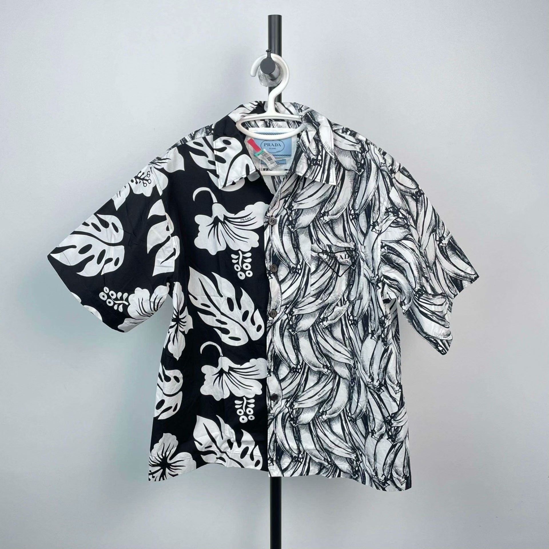 Prada Prada Floral Black T-Shirt S Women Size S / US 4 / IT 40 - 1 Thumbnail