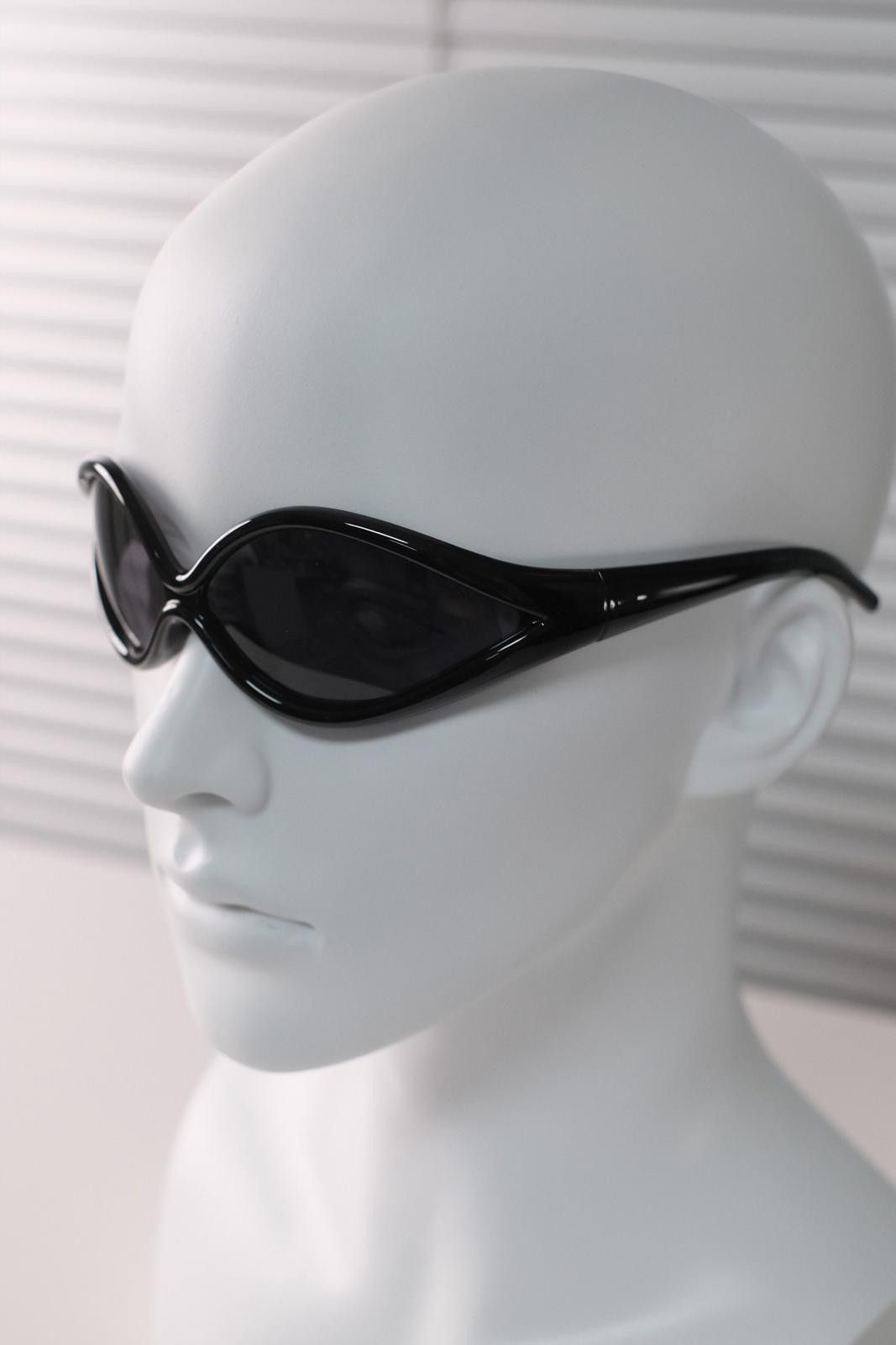 Other Y2k Windproof Avant Garde Futuristic Black Sunglasses Unisex Size ONE SIZE - 2 Thumbnail