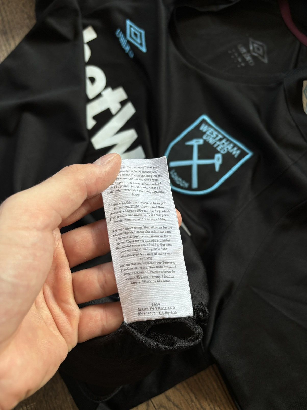 Umbro Jersey West Ham United 2017/2018 Umbro Soocer sz L Size US L / EU 52-54 / 3 - 5 Thumbnail