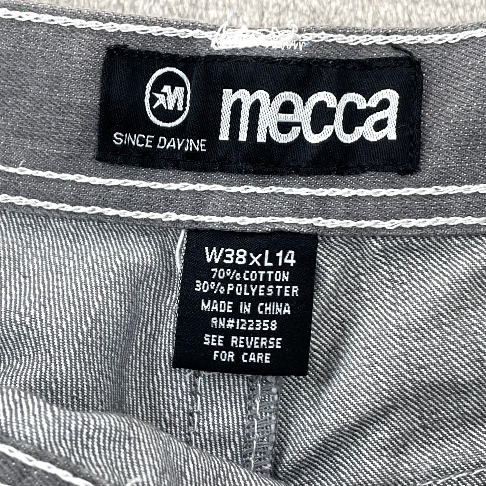 Vintage VINTAGE Mecca Jeans Shorts Men 34 Grey Wide Leg Baggy Grunge Y2K Denim 5-Pocket Bermuda Relaxed Mens Size US 34 / EU 50 - 2 Thumbnail