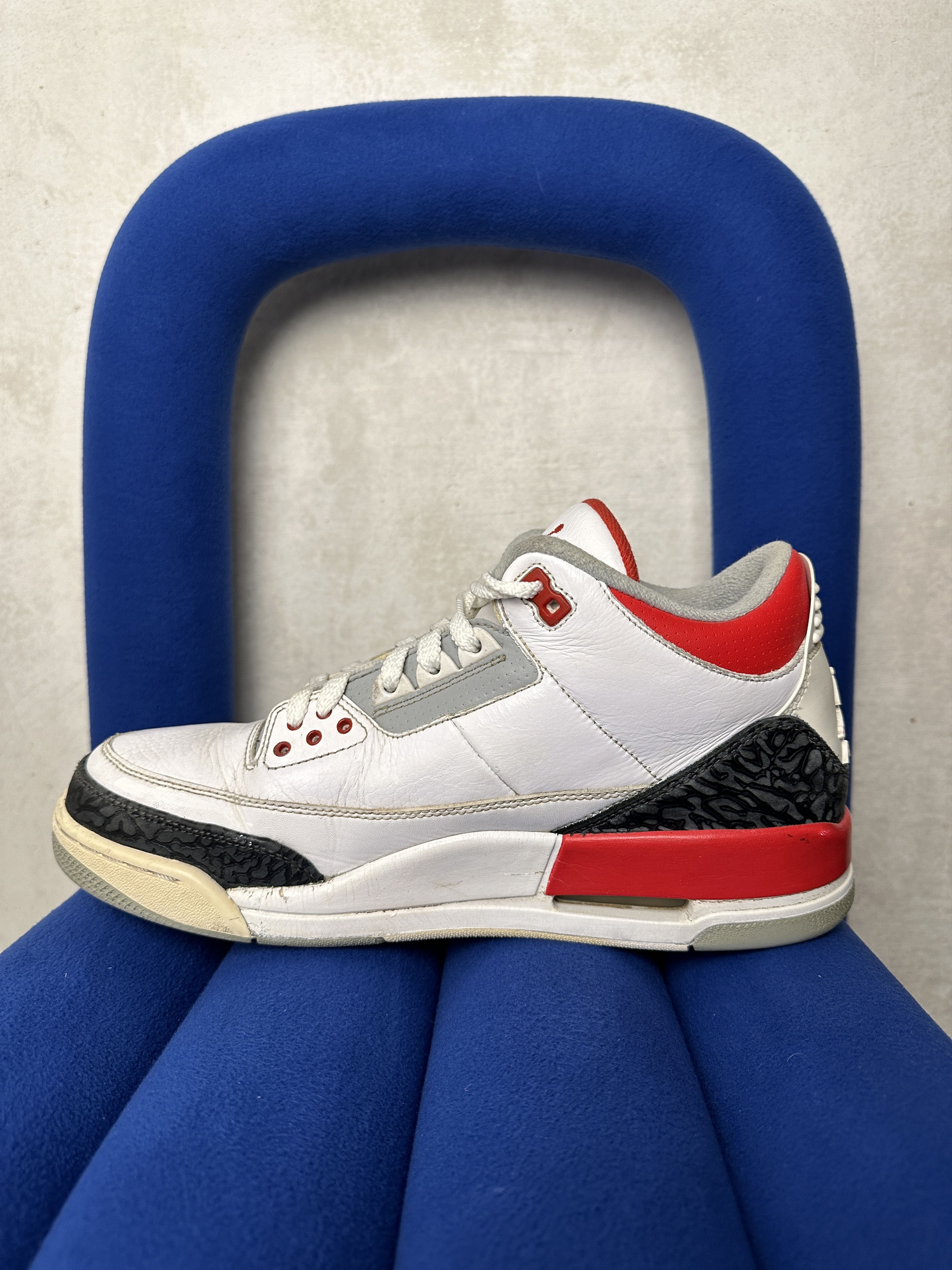 Jordan Brand Nike Air Jordan 3 Retro Fire Red (2013) Size US 10 / EU 43 - 5 Thumbnail
