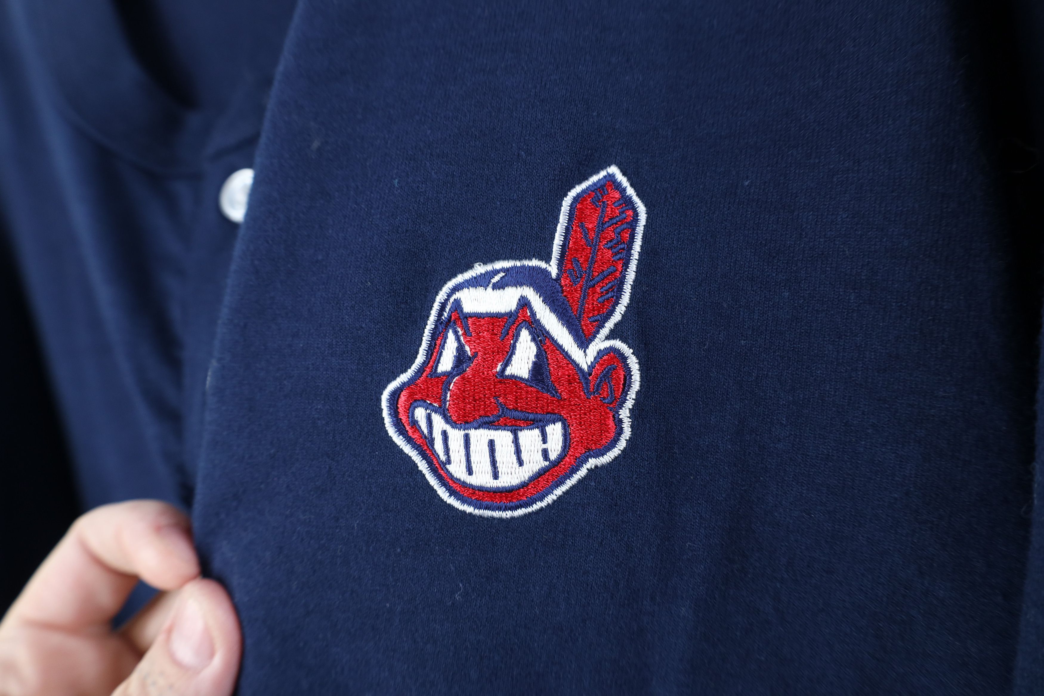 Russell Athletic Vintage 90s Russell Athletic Cleveland Indians T-Shirt Size US L / EU 52-54 / 3 - 5 Thumbnail