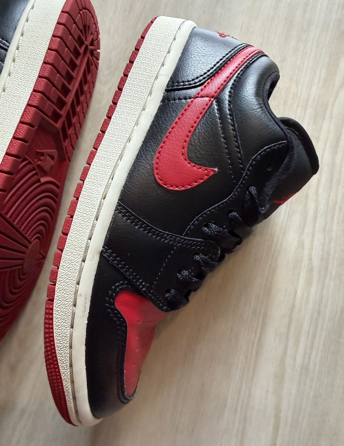 Jordan Brand Women's Nike Air Jordan 1 Retro Low Bred Black Gym Red sz 5 Size US 5 / IT 35 - 5 Thumbnail