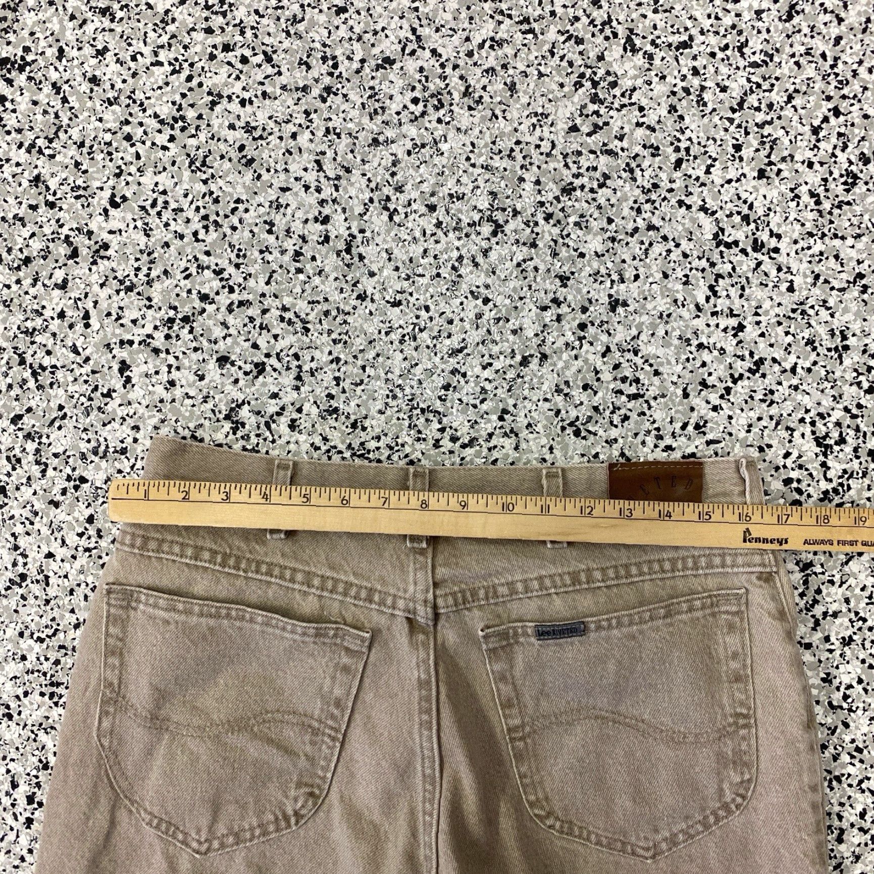 Lee VINTAGE Lee Jeans Riveted Mens 34x30 33x30 Grey USA Made Distressed 5-Pocket Denim Regular Straight Belt Loops USA Grunge Vintage Chore Size US 33 - 5 Thumbnail
