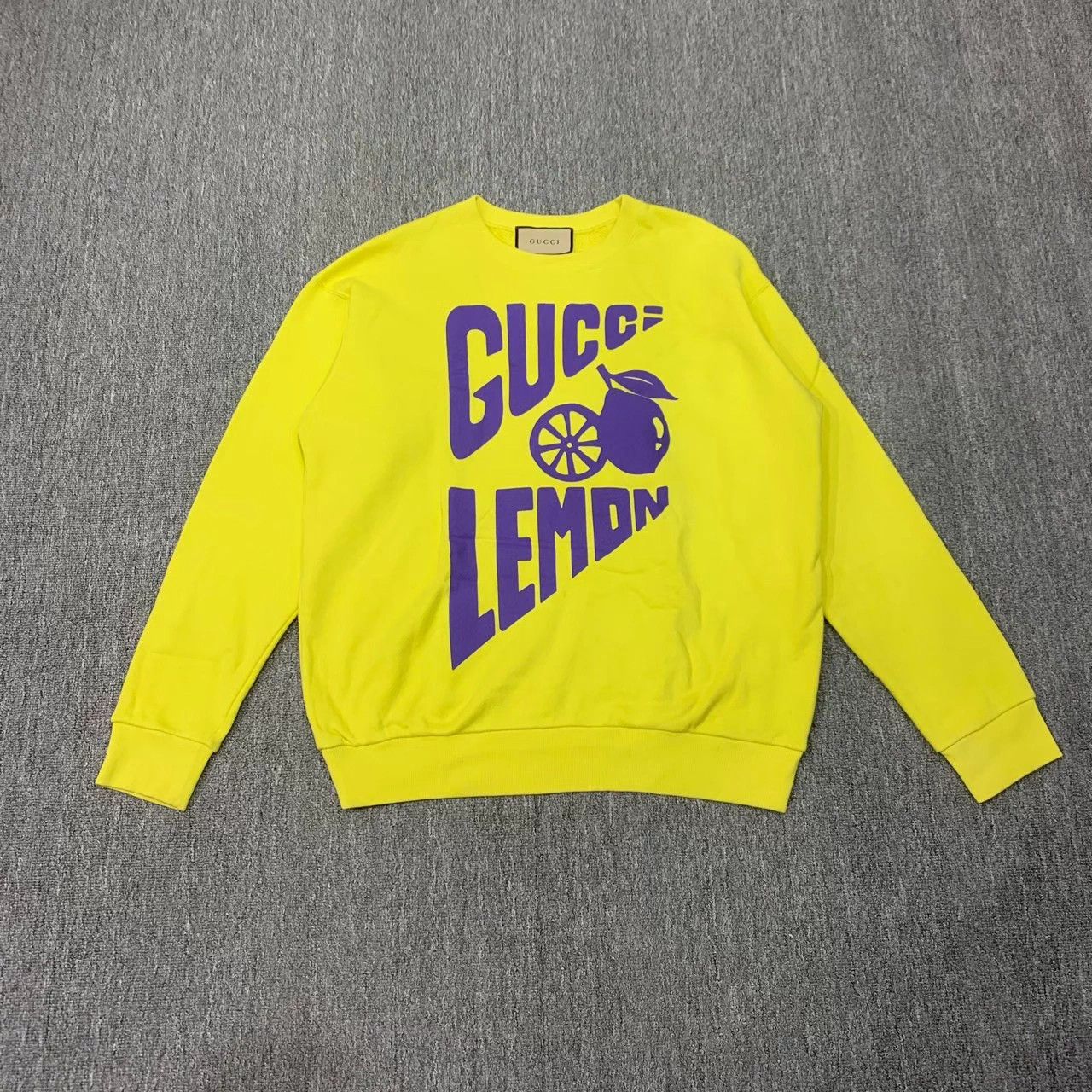 Gucci Gucci yellow lemon print LS sweat XS 95 new JZ1183 Size US XS / EU 42 / 0 - 1 Thumbnail
