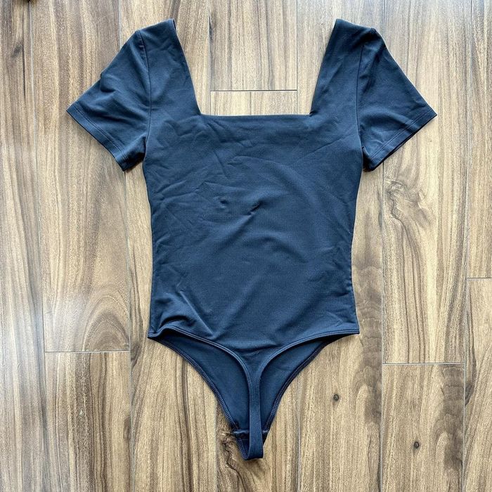 Aritzia BABATON CONTOUR SQUARE NECK BODYSUIT | Grailed