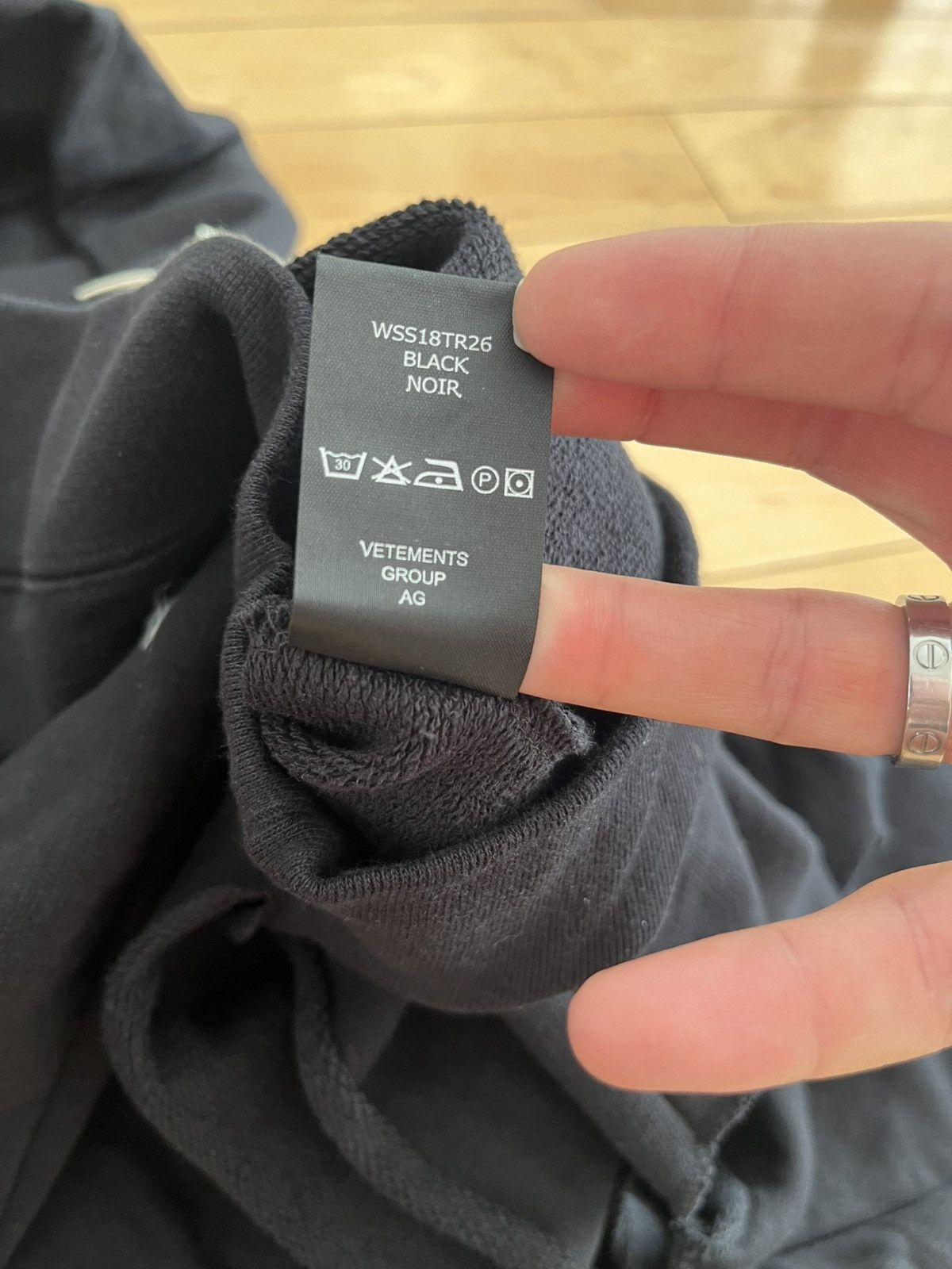 Vetements NWT - Vetements Demna Era Washtag Strips Hoodie Size US M / EU 48-50 / 2 - 11 Thumbnail