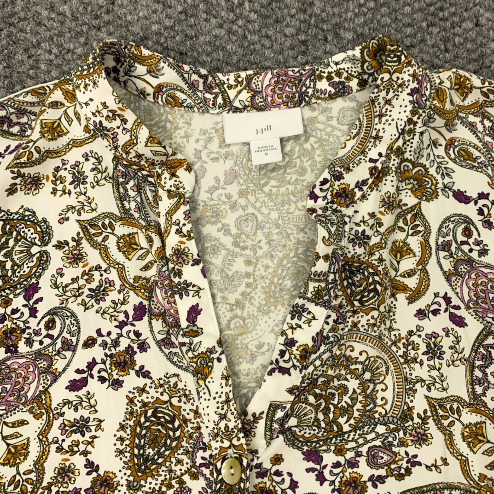 J. Jill J. Jill Womens Blouse V-Neck Short Sleeve Paisley Multicolor Adult Medium Flowy Size M / US 6-8 / IT 42-44 - 2 Thumbnail