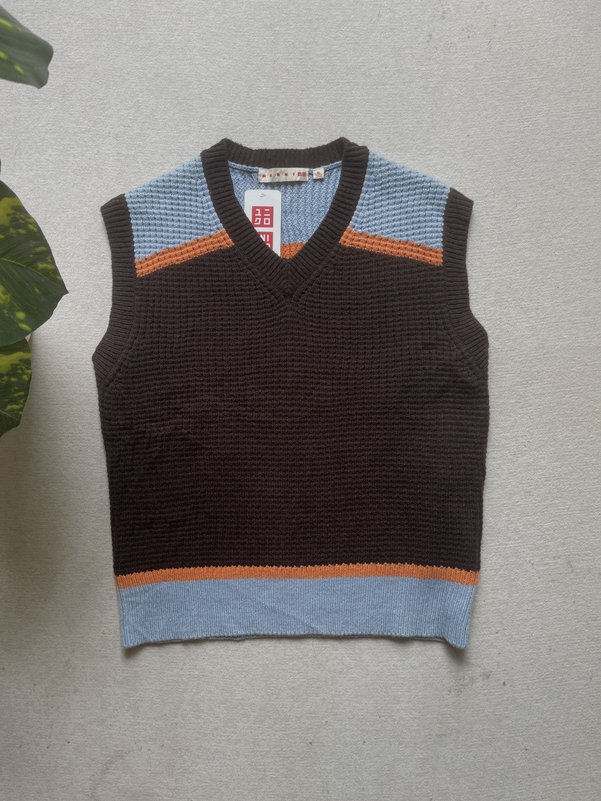 Marni × Uniqlo Marni x Uniqlo Brown Knit Vest V neck Sleeves Sweater Size US XL / EU 56 / 4 - 2 Thumbnail