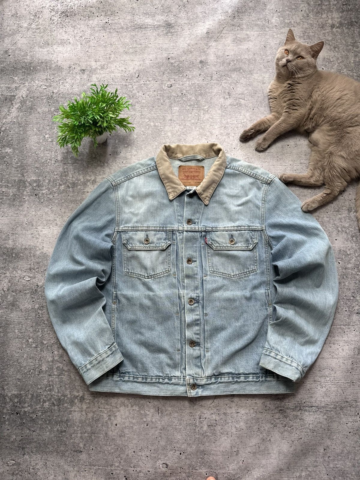 stussy × levi's embossed trucker jacket Stüssy & Levi's® Embossed Trucker Jacket - Medium Wash