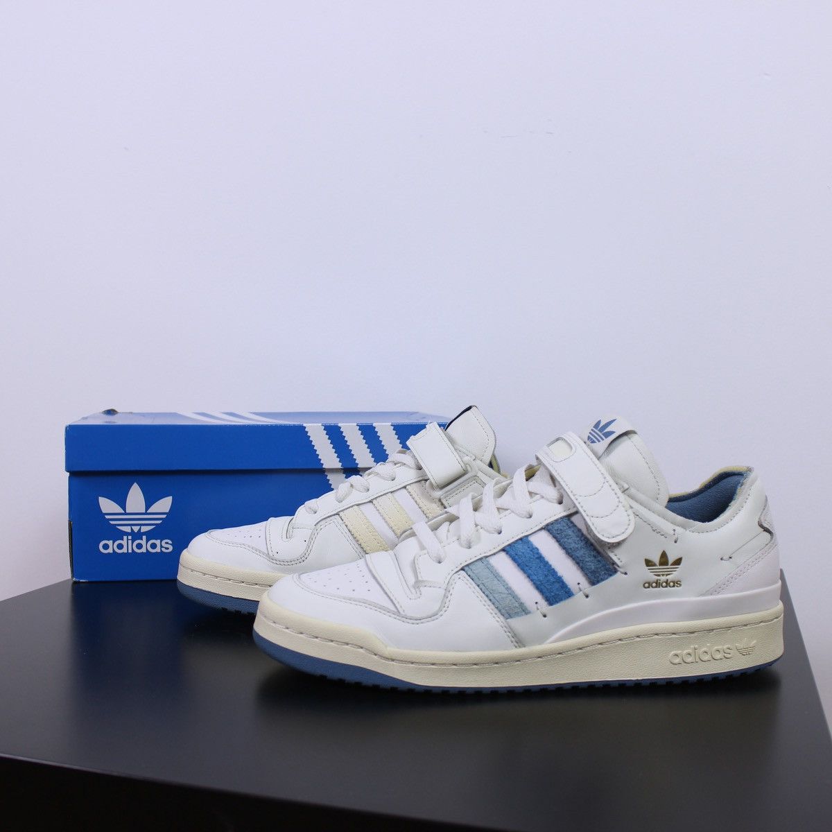 Adidas ADIDAS FORUM 84 LOW 'WHITE PULSE BLUE' Size US 11 / EU 44 - 1 Thumbnail
