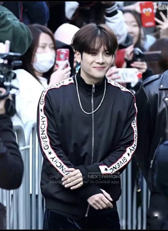 Givenchy Givenchy Women's Black Cotton Jacket for Spring . Size S / US 4 / IT 40 - 7 Thumbnail