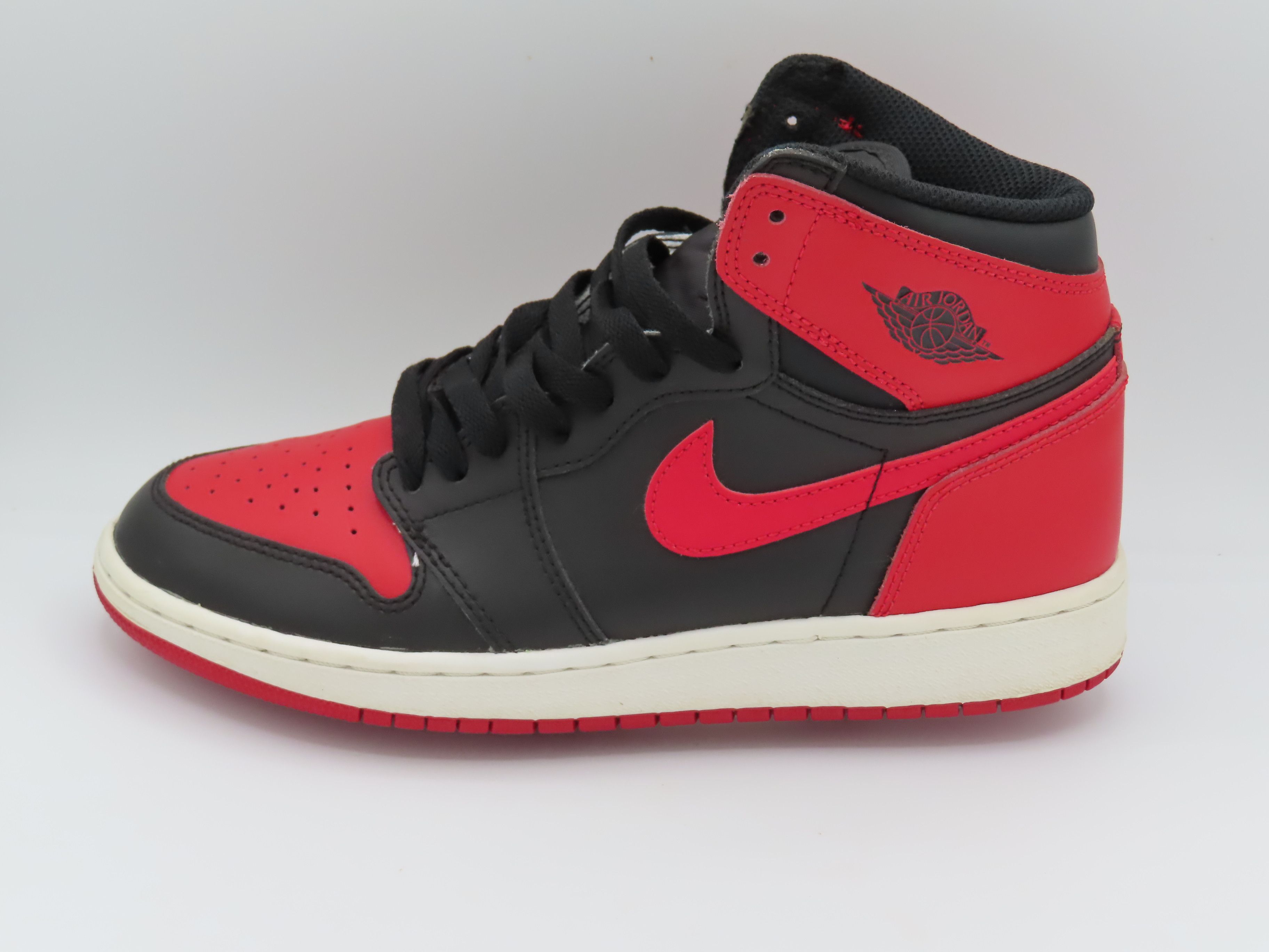 Jordan Brand Jordan 1 Retro Bred Banned (2016) (Grade-School) Size US 7 / EU 40 - 1 Thumbnail