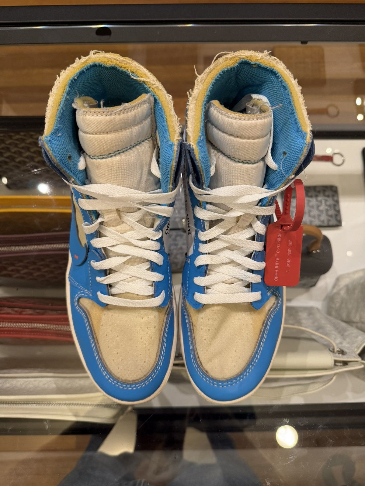 Jordan Brand × Off-White Jordan 1 Retro High - Off White University Blue Size US 10.5 / EU 43-44 - 6 Thumbnail