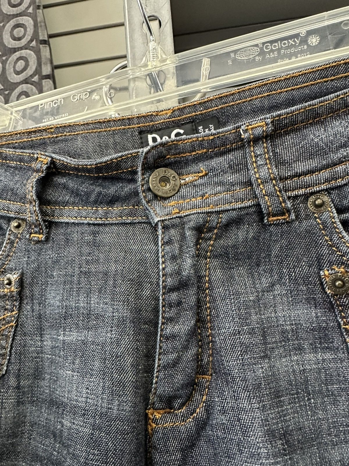 Dolce & Gabbana D&G SLIM DENIM LOGO SHORTS JORTS Size 26" / US 2 / IT 38 - 4 Thumbnail
