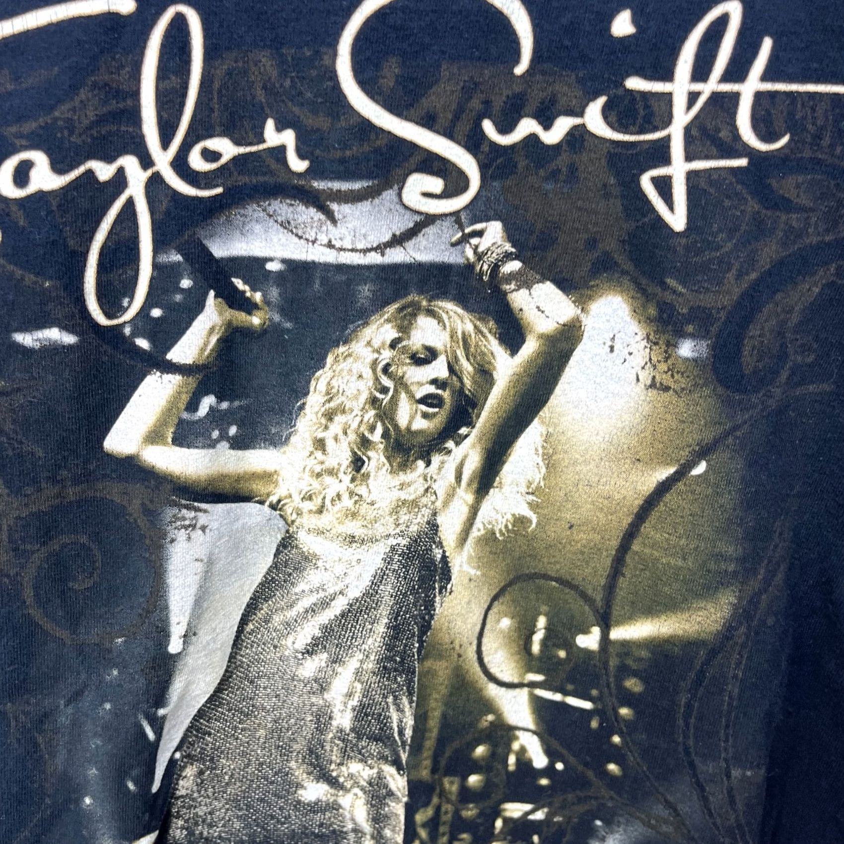 Vintage VINTAGE Taylor Swift Fearless Concert Tour T Shirt 2009 Black S Mens Size US S / EU 44-46 / 1 - 4 Thumbnail