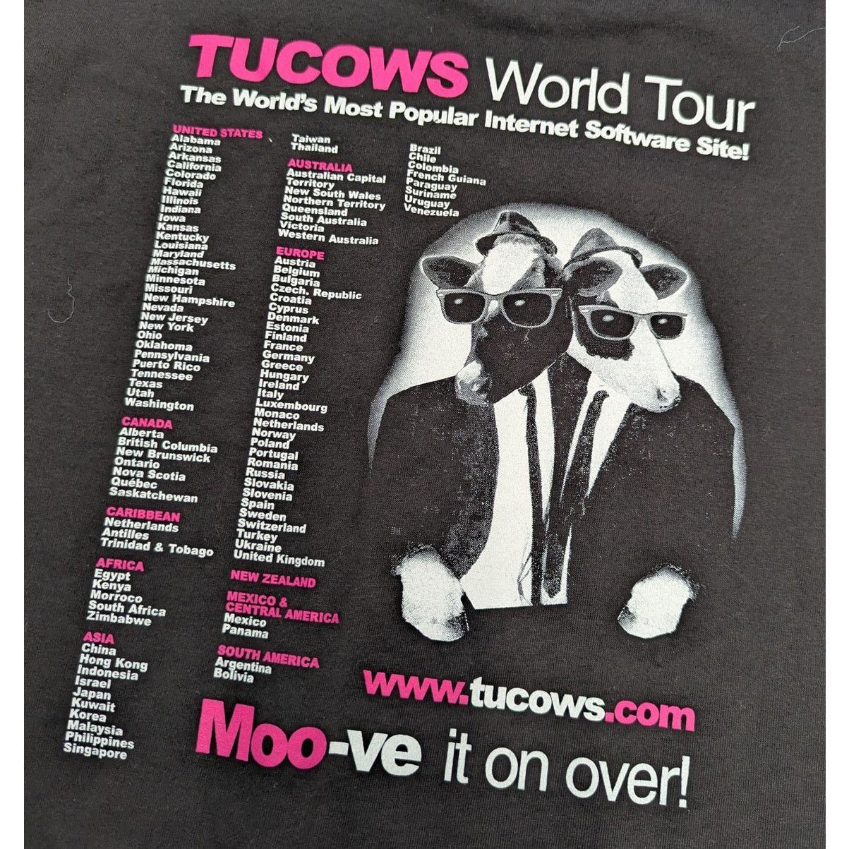 Gildan × Vintage Vintage TUCOWS Internet Software World Tour t-shirt Size US M / EU 48-50 / 2 - 2 Thumbnail