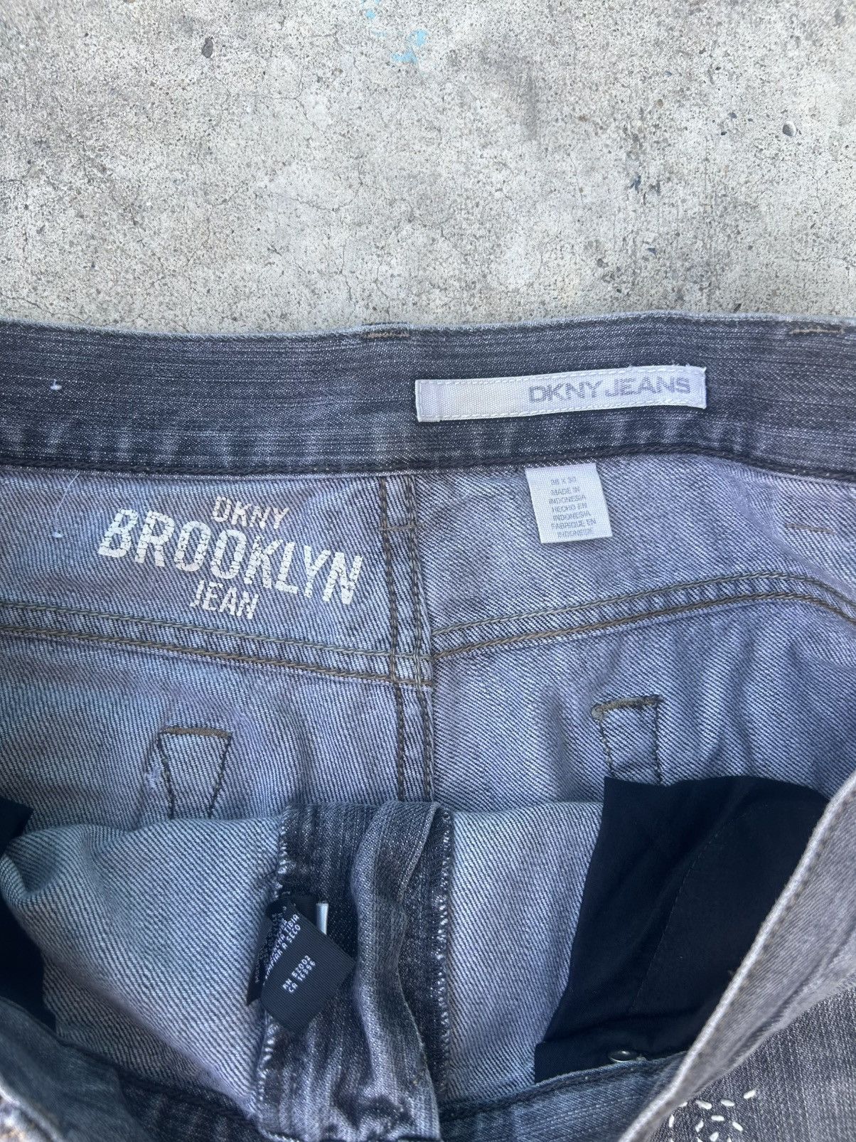 DKNY Vintage Shasiko DKNY Jeans🪡 (soldout❌) Size US 37 - 8 Thumbnail