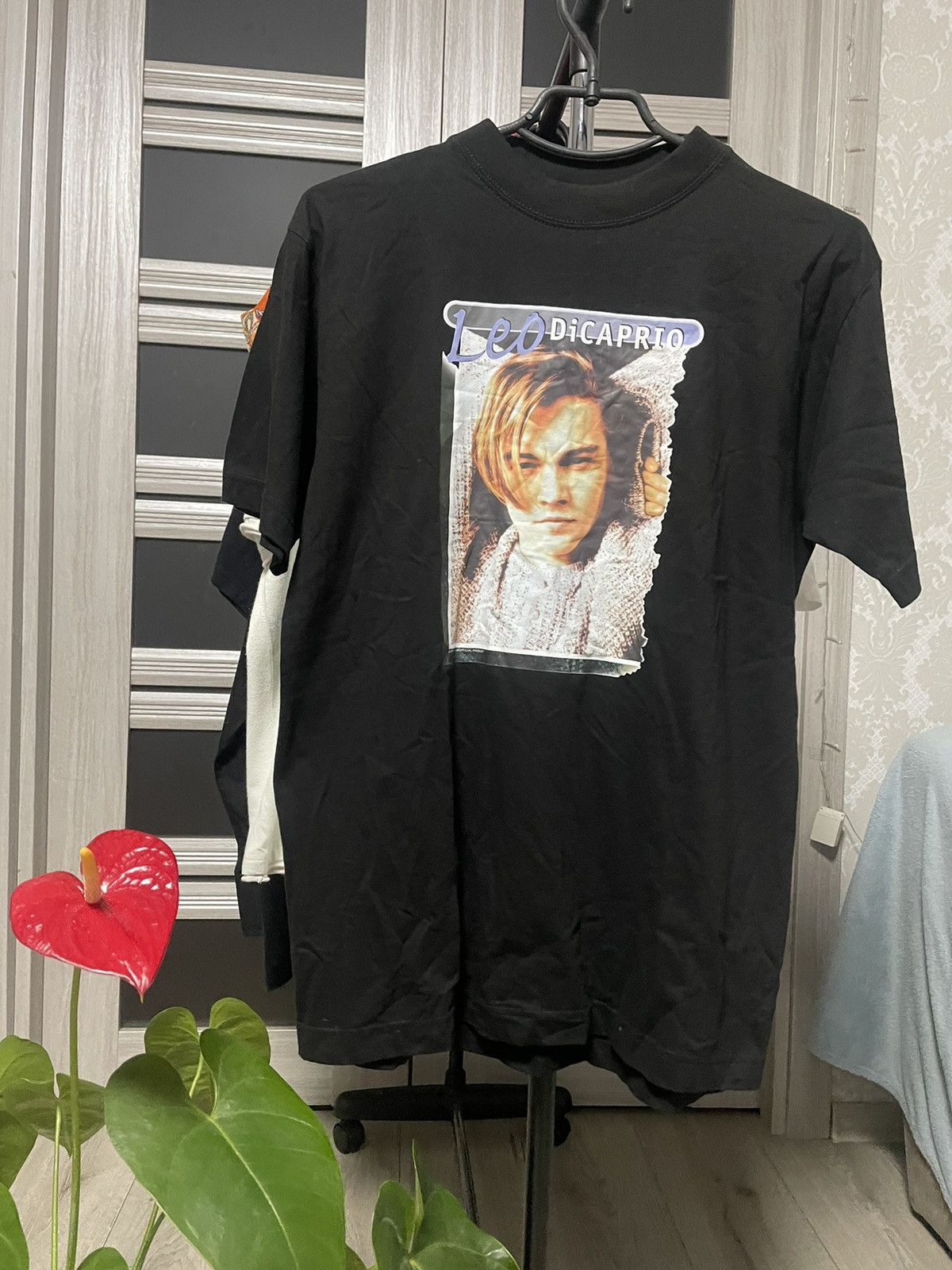 Vintage Vintage 90s Leonardo DiCaprio Movie Graphic T-Shirt Black Size US S / EU 44-46 / 1 - 1 Thumbnail