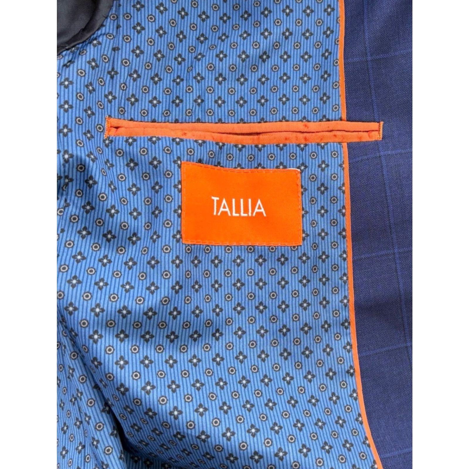 VINTAGE? (No) Tallia Blazer Jacket Blue Plaid Wool 38R Men’s Two-Button Double-Vented Notch Lapel Regular Fit