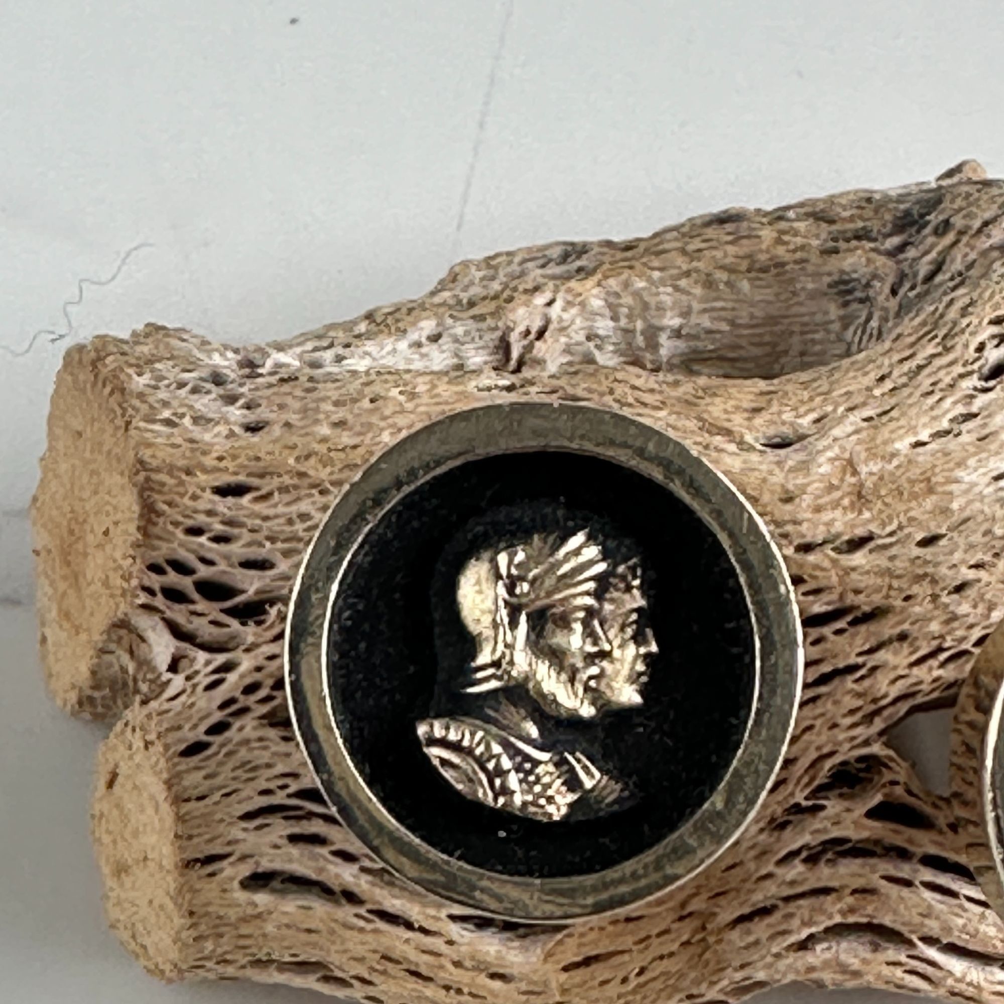 Vintage Gold and Black Warrior Profile Cufflinks, 1950s Pat Pend. Size ONE SIZE - 8 Thumbnail