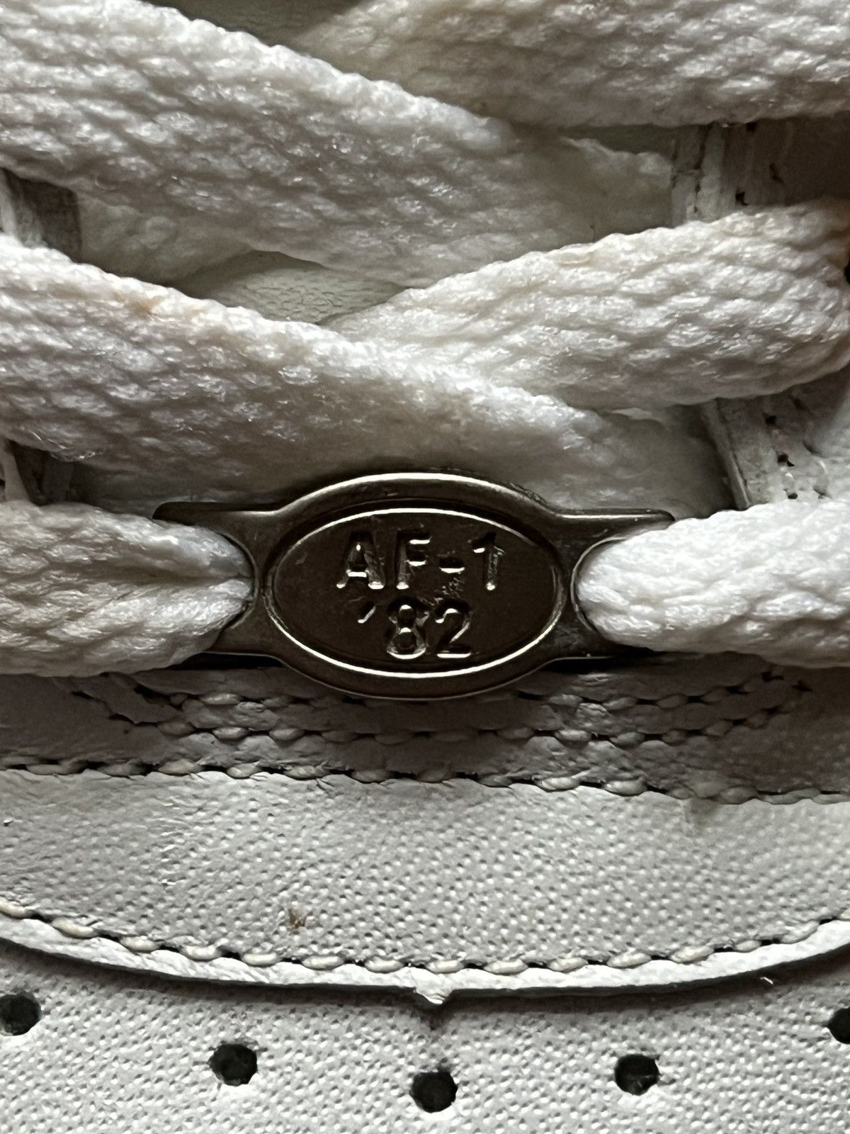 Vintage Vintage 2004 Nike Air Force 1 White/White Size 9 Size US 9 / EU 42 - 9 Thumbnail