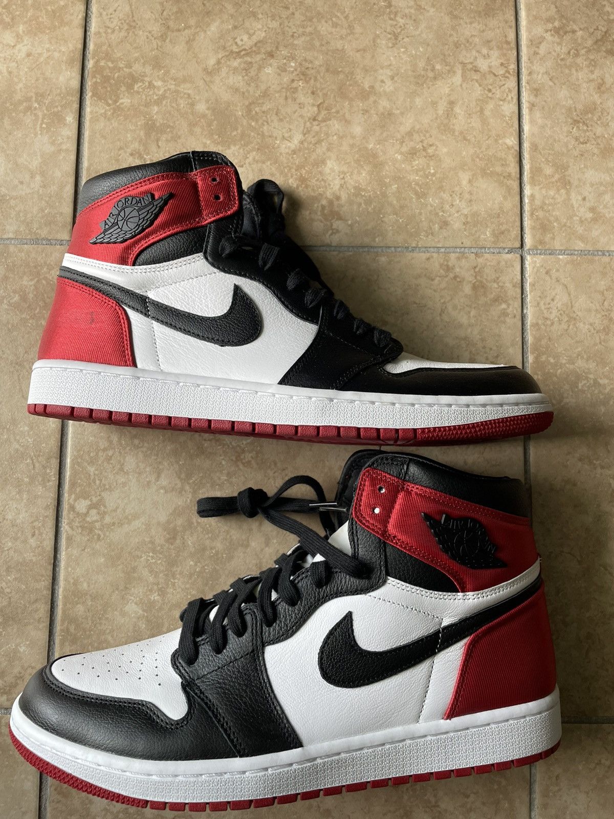 Jordan Brand WMNS AIR JORDAN 1 HIGH OG/ SATIN BLACK TOE Size US 10.5 / EU 43-44 - 1 Thumbnail