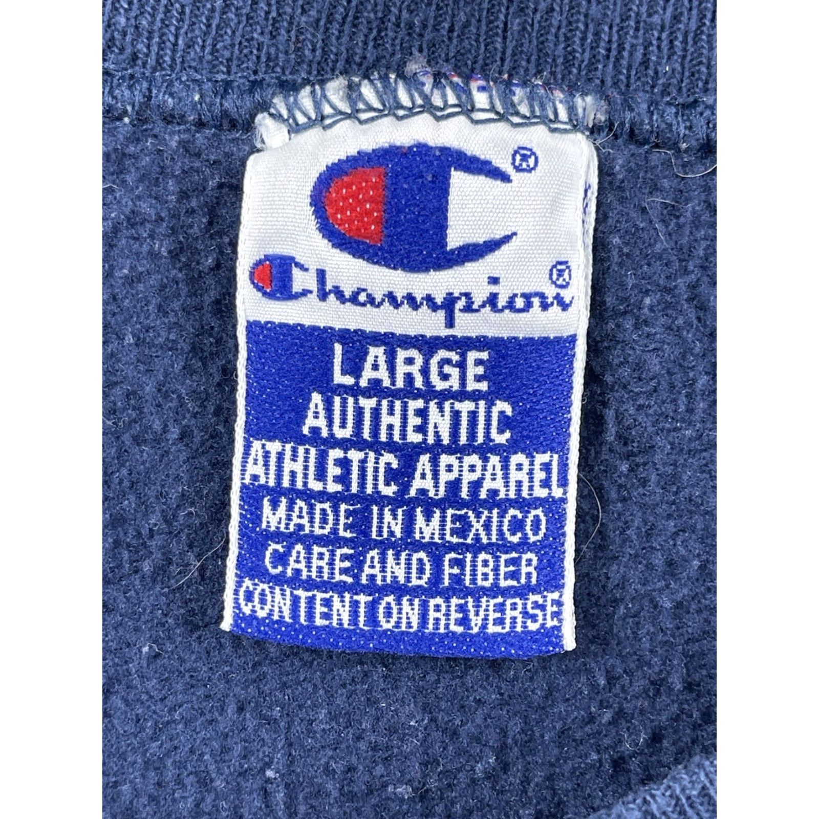 Champion VINTAGE Champion Crewneck Sweatshirt Sz L Mens Navy Blue Script Spell Out Logo Embroidered Size US L / EU 52-54 / 3 - 2 Thumbnail
