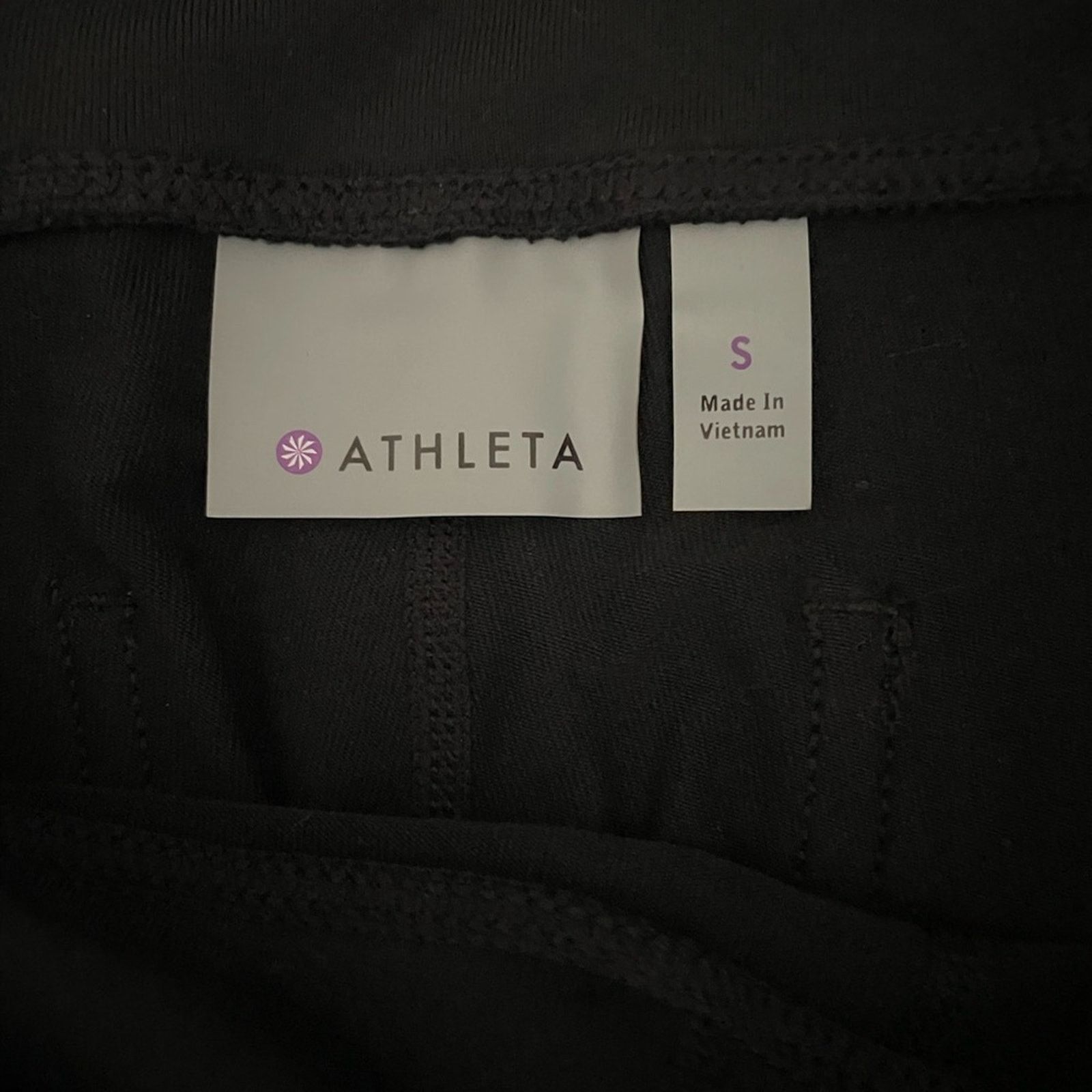 Athleta Athleta Faux Leather Tux Metro Leggings Small Size 26" / US 2 / IT 38 - 5 Thumbnail