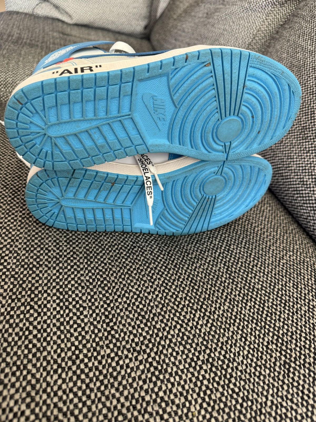 Nike × Off-White Off-White x Air Jordan 1 Retro High OG ‘UNC’ Size US 9 / EU 42 - 5 Thumbnail