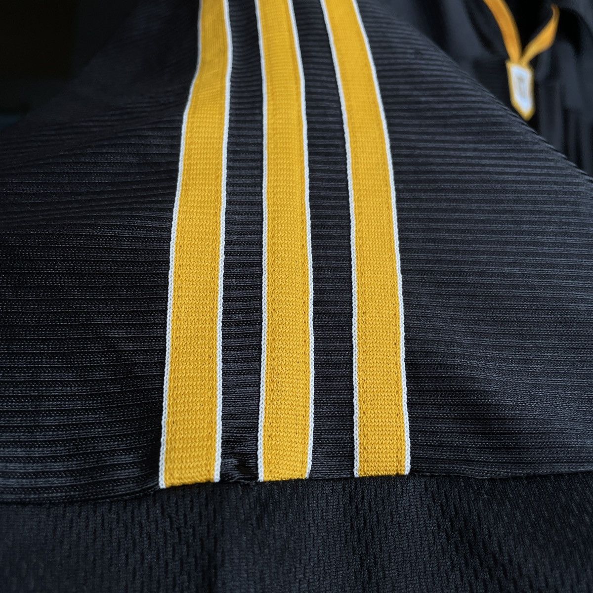 Adidas Vintage Real Madrid Away Jersey Shirt Rare 1999/2001 size XL Size US XL / EU 56 / 4 - 11 Thumbnail