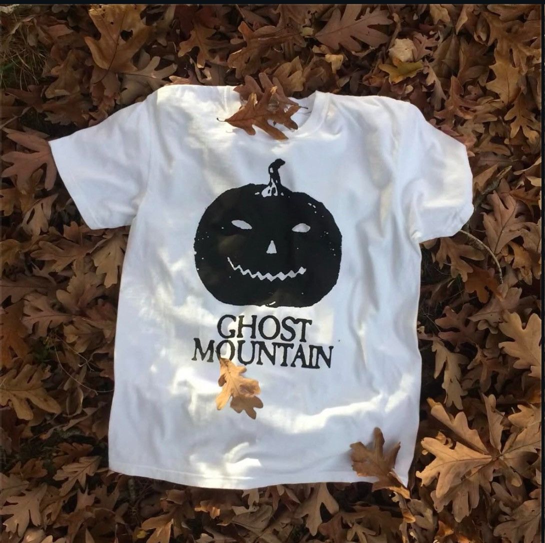 Haunted Mound Ghost Mountain Pumpkin Tee - Rare in uk Size US M / EU 48-50 / 2 - 1 Thumbnail