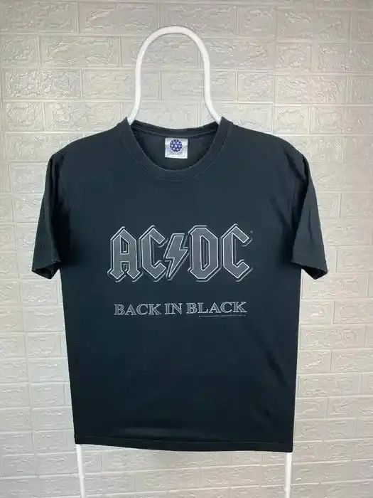 AC/DC AC/DC T-shirt back in black size S black 2004 rock tee Size US S / EU 44-46 / 1 - 1 Thumbnail