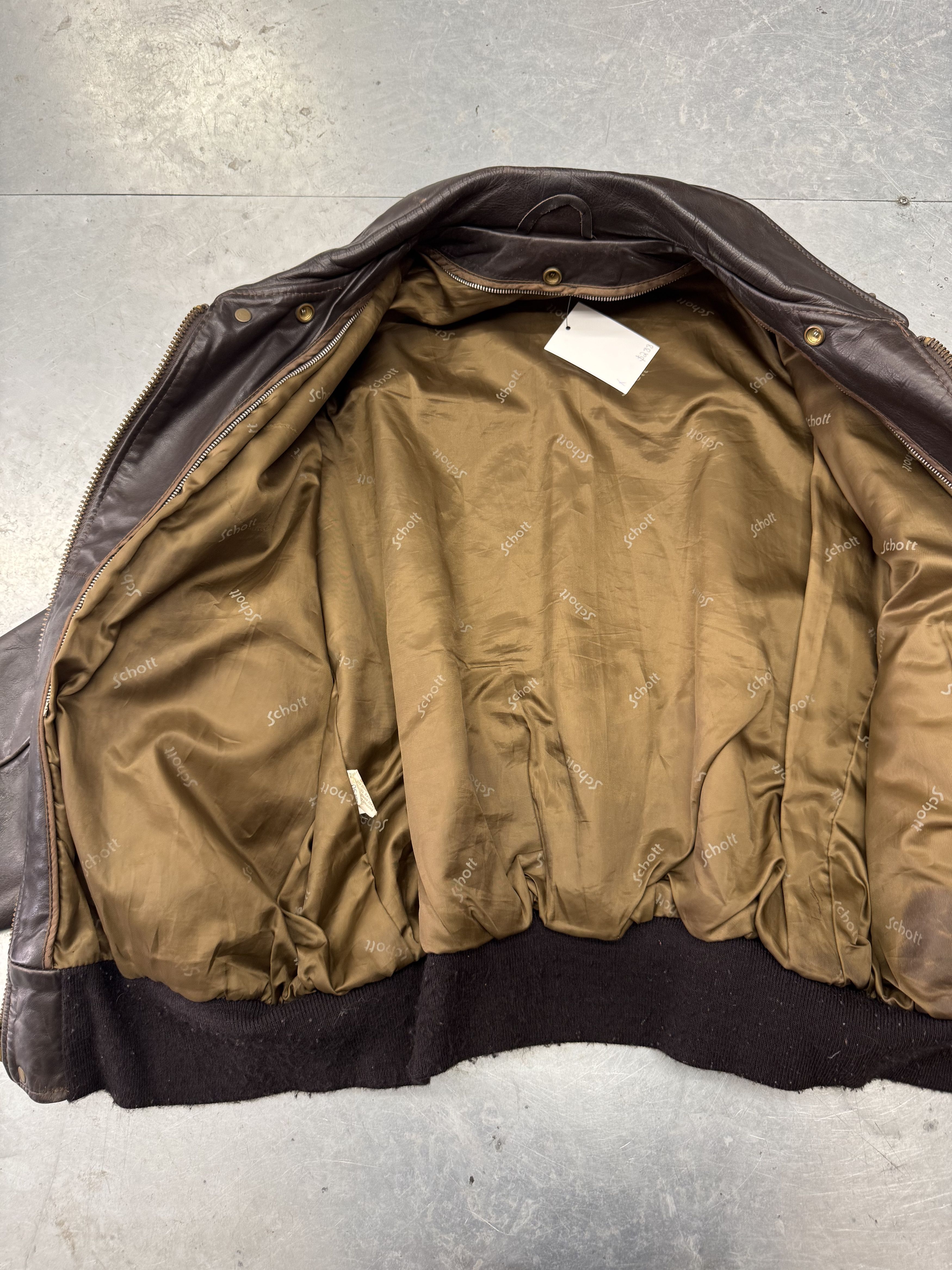 Schott Vintage Leather Bomber Jacket Size US M / EU 48-50 / 2 - 4 Thumbnail